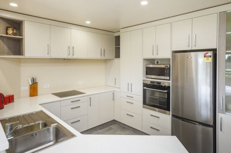 Photo of property in 32 Stoneleigh Lane, Aokautere, Palmerston North, 4471