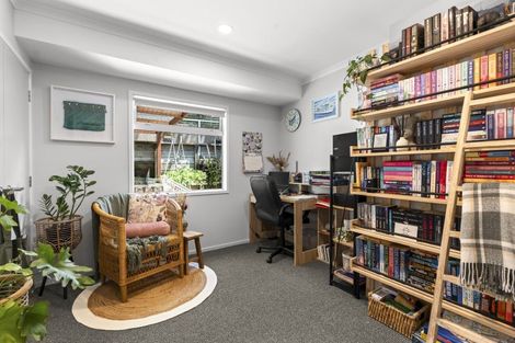 Photo of property in 4a Clerke Place, Marfell, New Plymouth, 4310