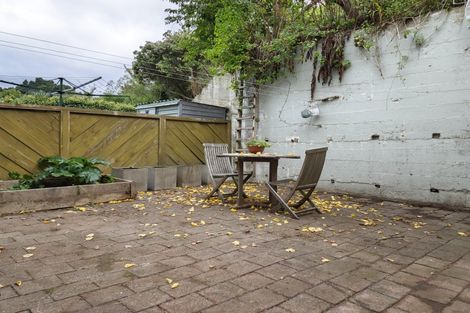 Photo of property in 2/24 Akatea Street, Berhampore, Wellington, 6023