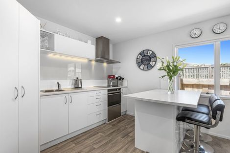 Photo of property in 11 Kamahi Crescent, Papamoa Beach, Papamoa, 3118
