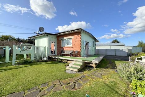 Photo of property in 11 Waverley Street, Waipawa, 4210