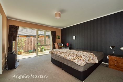 Photo of property in 18 Meridian Grove, Kelvin Grove, Palmerston North, 4414