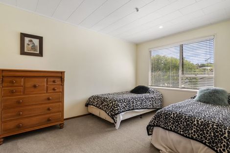 Photo of property in 31 Contessa Drive, Glenfield, Auckland, 0629