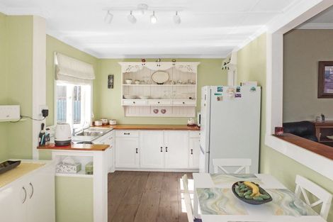 Photo of property in 15 Roore Street, Foxton Beach, Foxton, 4815