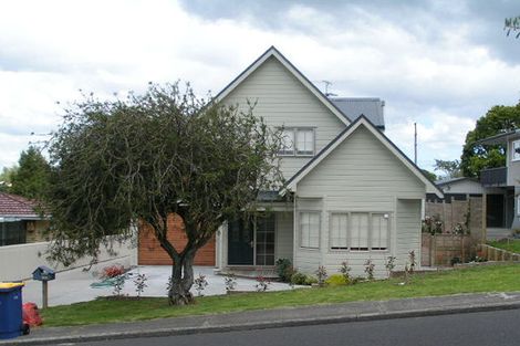 Photo of property in 23 Creamer Avenue, Belmont, Auckland, 0622