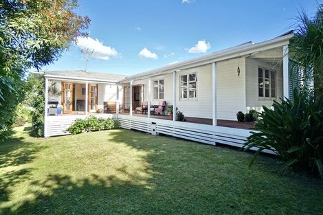 Photo of property in 12 Cameron Road, Te Puke, 3119