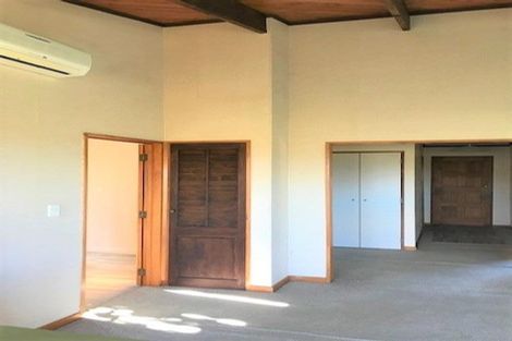 Photo of property in 127 Winara Avenue, Waikanae, 5036