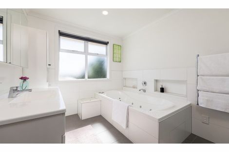 Photo of property in 30 Gardner Avenue, New Lynn, Auckland, 0600