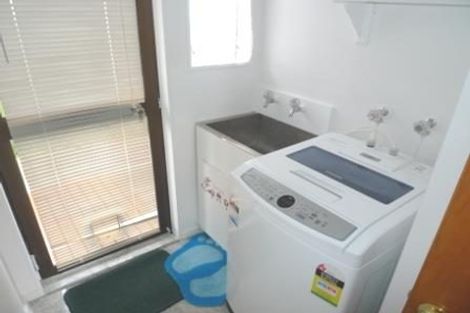 Photo of property in 39a Horokiwi Road West, Newlands, Wellington, 6037