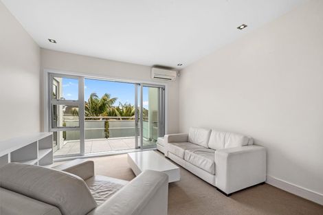 Photo of property in 5/258 Hurstmere Road, Takapuna, Auckland, 0622