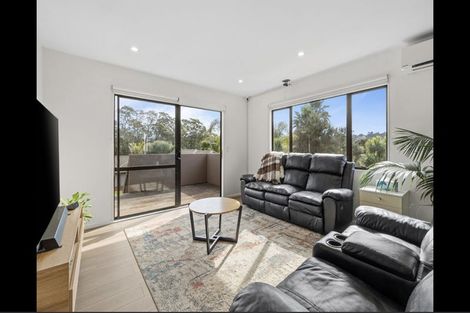 Photo of property in 16 Monkton Close, Greenhithe, Auckland, 0632