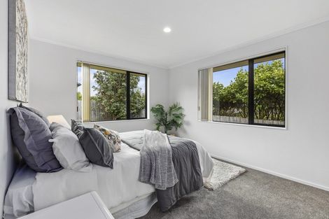 Photo of property in 3 Durbin Court, Greenhithe, Auckland, 0632