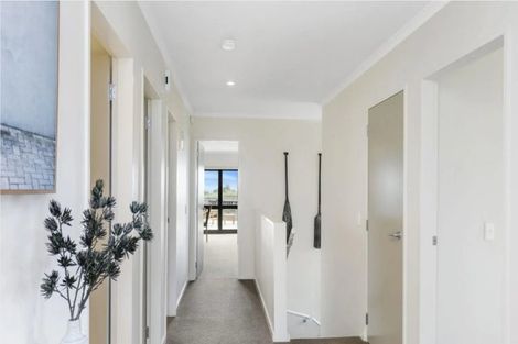 Photo of property in 16 View Road, Titahi Bay, Porirua, 5022