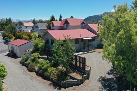 Photo of property in 4 Burnett Place, Lake Tekapo, 7999