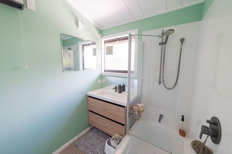 Photo of property in 17 Denver Grove, Totara Park, Upper Hutt, 5018