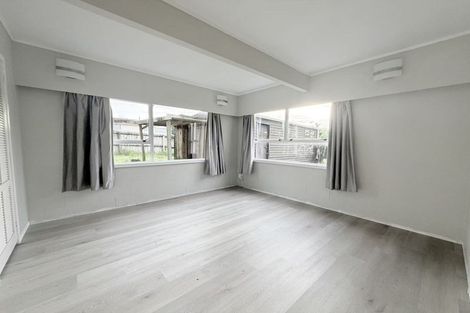 Photo of property in 16 Helena Street, Massey, Auckland, 0614