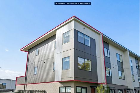 Photo of property in 2 Kaokao Lane, Mangere, Auckland, 2022
