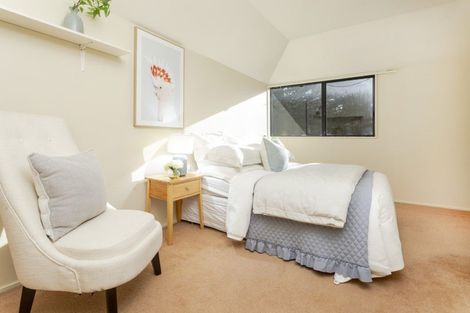 Photo of property in 2/32 Centorian Drive, Windsor Park, Auckland, 0632