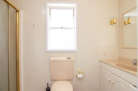 Photo of property in 116 Ruamahanga Crescent, Terrace End, Palmerston North, 4410