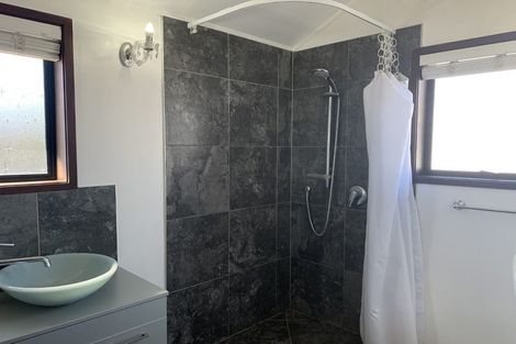 Photo of property in 1/16 Frank Evans Place, Henderson, Auckland, 0610