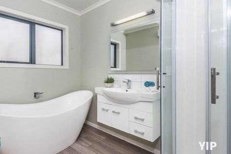 Photo of property in 4 Cresswell Place, Johnsonville, Wellington, 6037