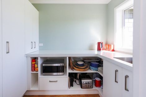 Photo of property in 21 Loveston Lane, Kelvin Grove, Palmerston North, 4470