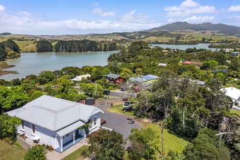 Photo of property in 23 Main Road, Raglan, 3225