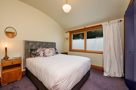 Photo of property in 489 Karaka Bay Road, Karaka Bays, Wellington, 6022