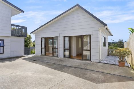 Photo of property in 34 Capilano Place, Glenfield, Auckland, 0629