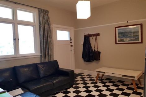 Photo of property in Devonport Apartments, 37/127 Saint Aubyn Street, New Plymouth, 4310