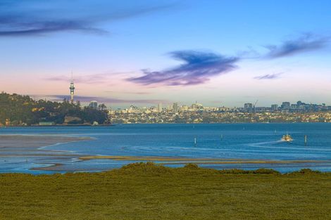 Photo of property in 35 Oakpark Place, West Harbour, Auckland, 0618