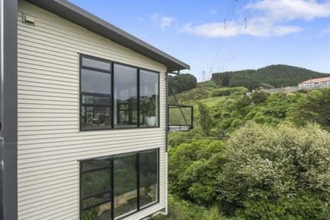 Photo of property in 14 Ara Patukawenga, Tawa, Wellington, 5028