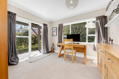 Photo of property in 23 Copperfield Terrace, Mellons Bay, Auckland, 2014