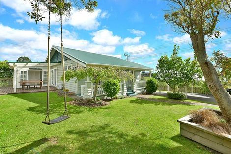 Photo of property in 2 St James Avenue, Helensville, 0800