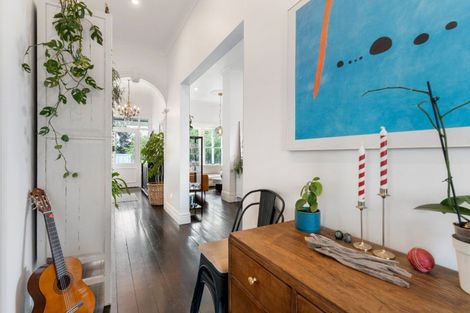 Photo of property in 250 Main Street, Greytown, 5712