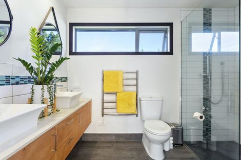 Photo of property in 21 Stewart Glen, Acacia Bay, Taupo, 3385