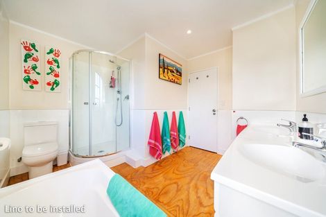 Photo of property in 28 Castle Crescent, Stokes Valley, Lower Hutt, 5019