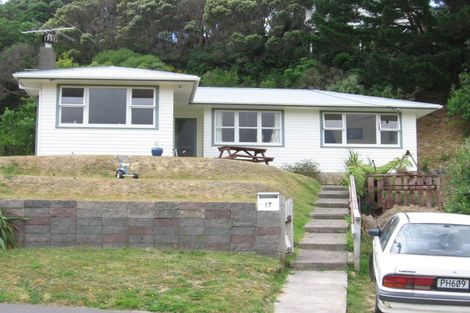 Photo of property in 17 Montreal Grove, Kingston, Wellington, 6021