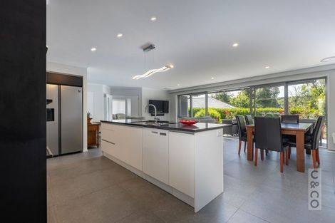 Photo of property in 4 School Road, Riverhead, 0820