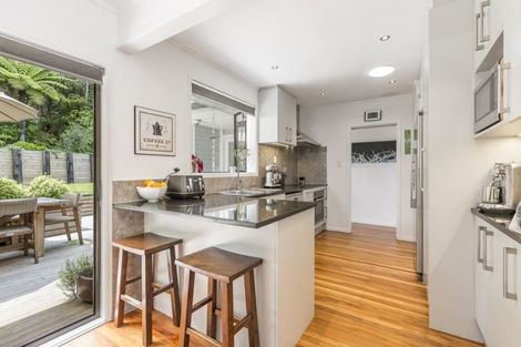 Photo of property in 102 Park Hill Road, Birkenhead, Auckland, 0626