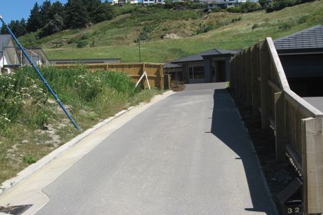 Photo of property in 32 Pentonville Close, Westmorland, Christchurch, 8025