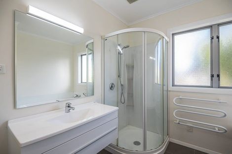 Photo of property in 61 The Drive, Tawa, Wellington, 5028