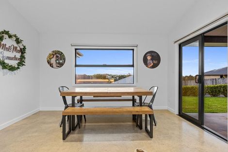 Photo of property in 27 Greenvale Place, Welcome Bay, Tauranga, 3112