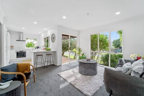 Photo of property in 1 Phoebe Meikle Place, Torbay, Auckland, 0630