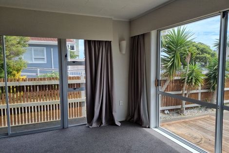 Photo of property in 6 Cluny Road, Plimmerton, Porirua, 5026