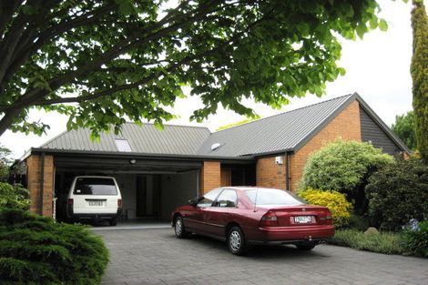 Photo of property in 1/14 Cricklewood Place, Avonhead, Christchurch, 8042