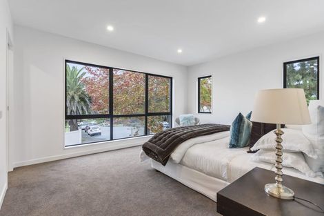 Photo of property in 19a Arosa Place, Forrest Hill, Auckland, 0620