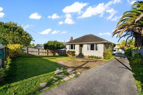 Photo of property in 29 Beaubank Road, Kelston, Auckland, 0602