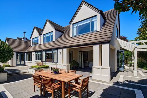 Photo of property in 15 Hautana Square, Woburn, Lower Hutt, 5010