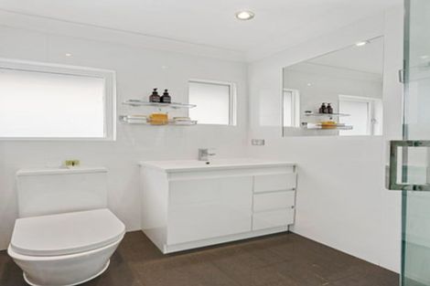 Photo of property in 16 Hadfield Street, Beach Haven, Auckland, 0626